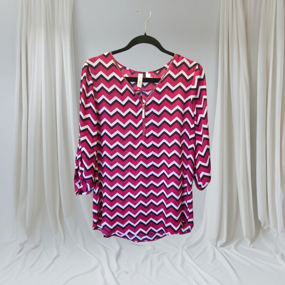 Roz & Ali Pink Chevron Zip Front Blouse | Size Large